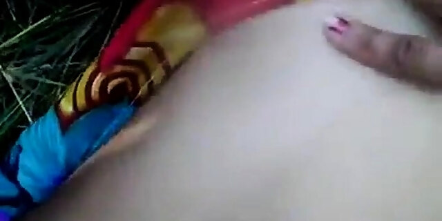 amateur,indian,milf,outdoor,rubbing,softcore