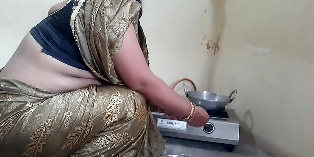 Watch मॉर्निंग में मेड को खाना बनाते टाइम कुतिया बनाकर चोदा Xxx Maid Fuck 11:06 Indian Porno Movies Movie