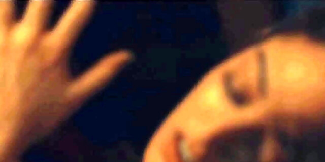 hot,indian,kissing