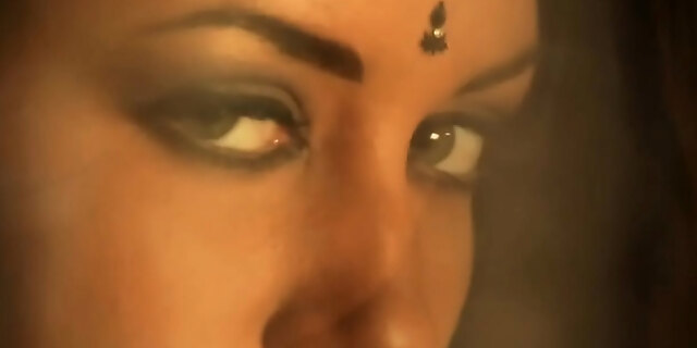 amateur,brunette,indian,mature,milf,solo