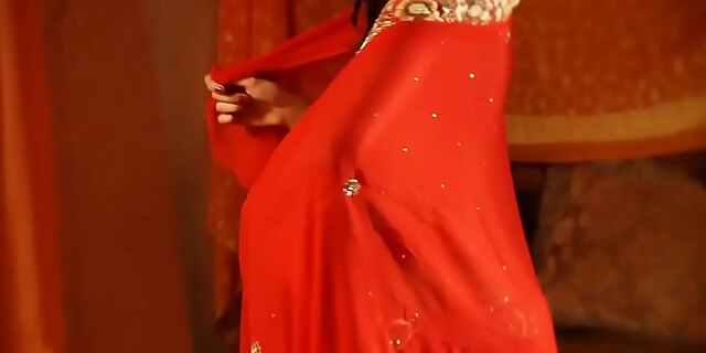 amateur,brunette,dancing,indian,mature,milf,solo