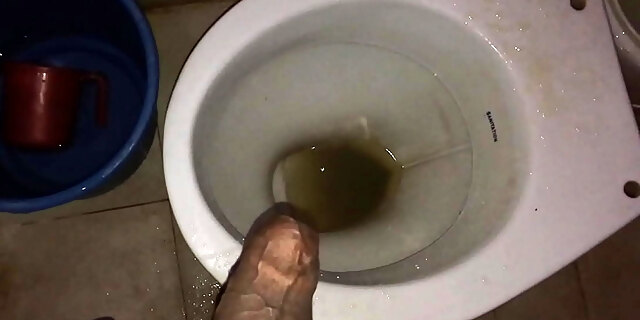 exotic,indian,pissing